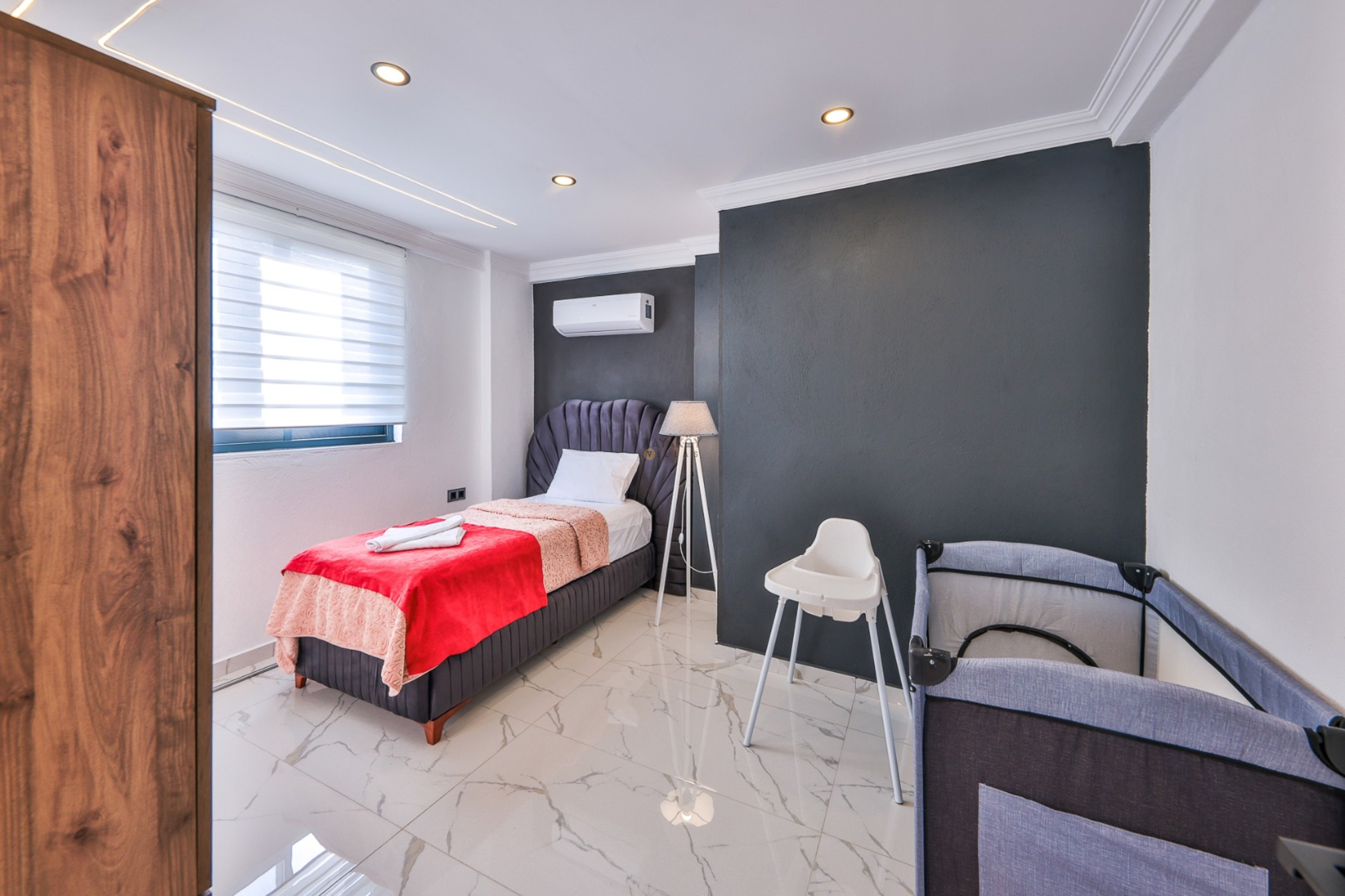 Mobile Gallery 8