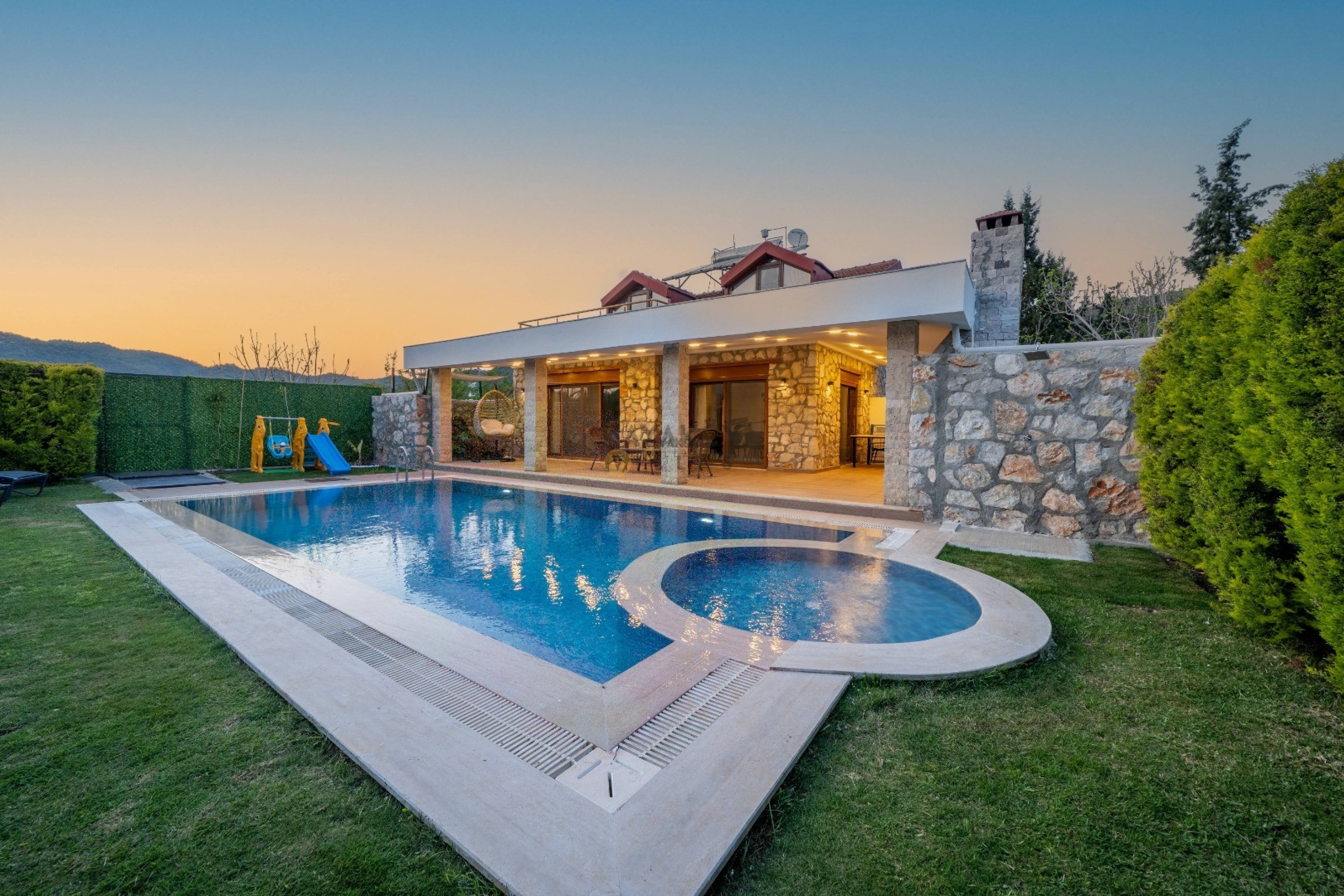 Özel Havuzlu Villa Tatili Neden Daha Avantajlı?