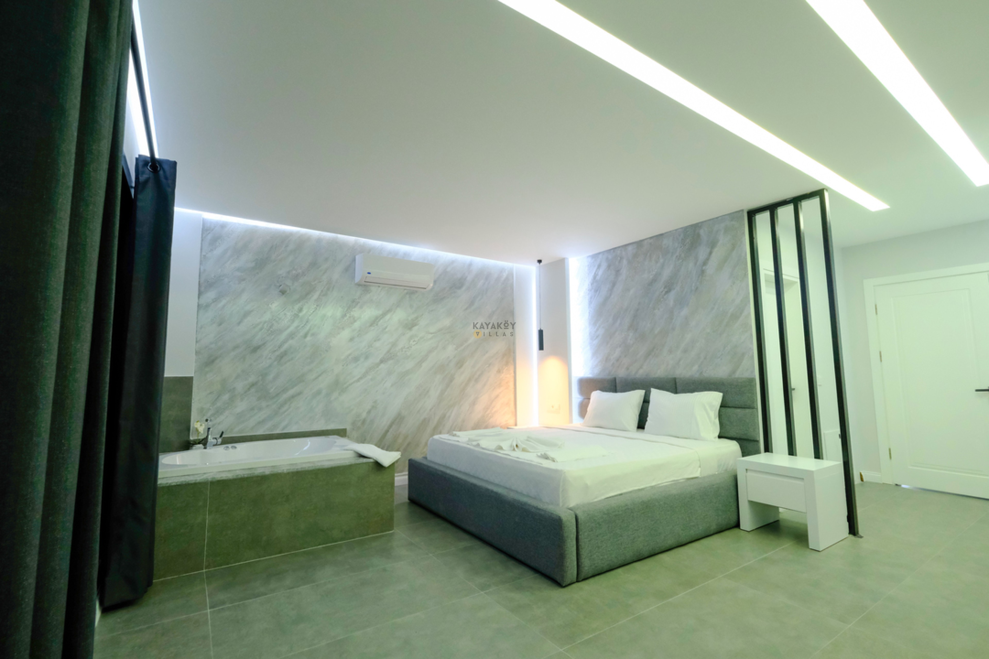 Gallery 0