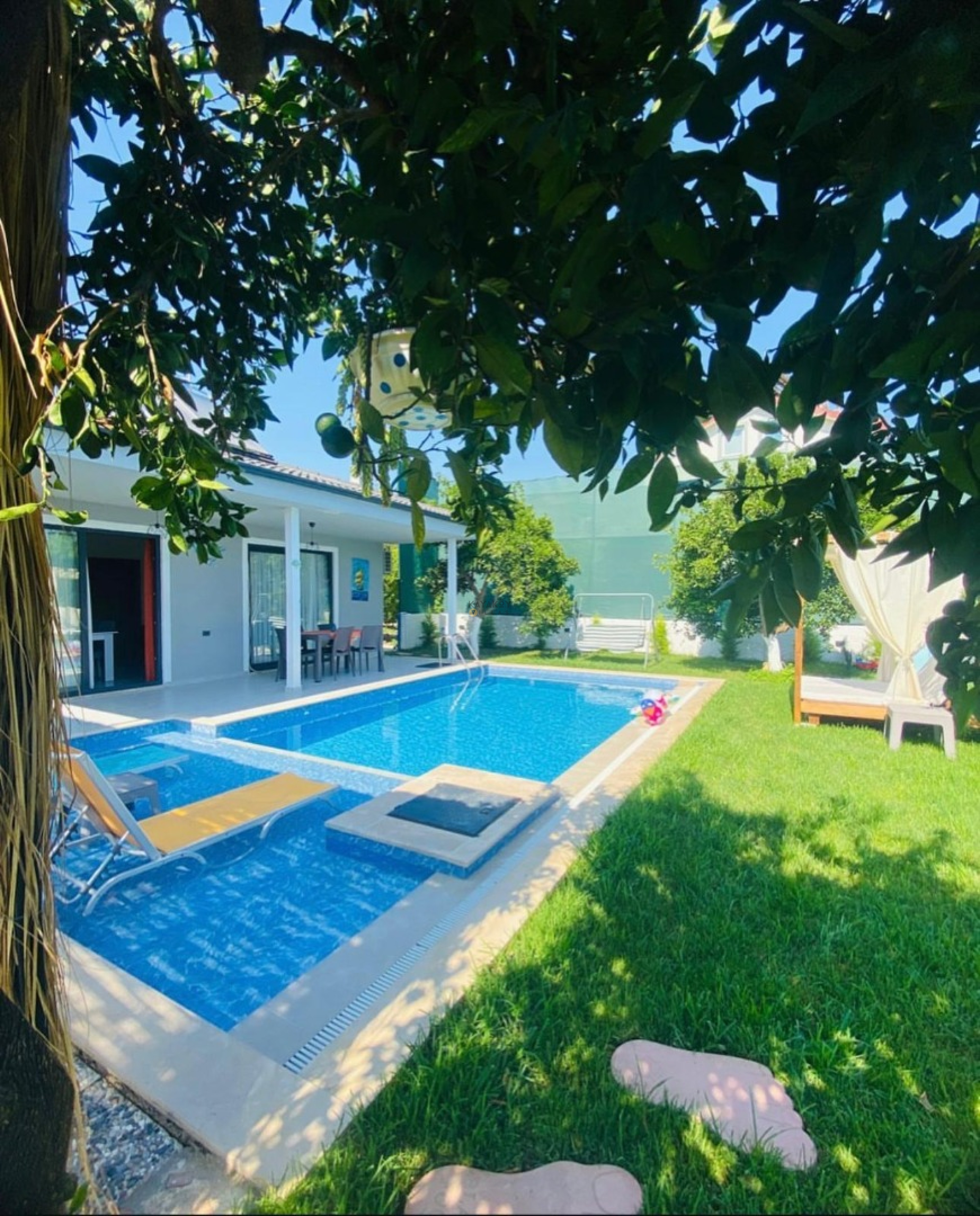 Villa Main