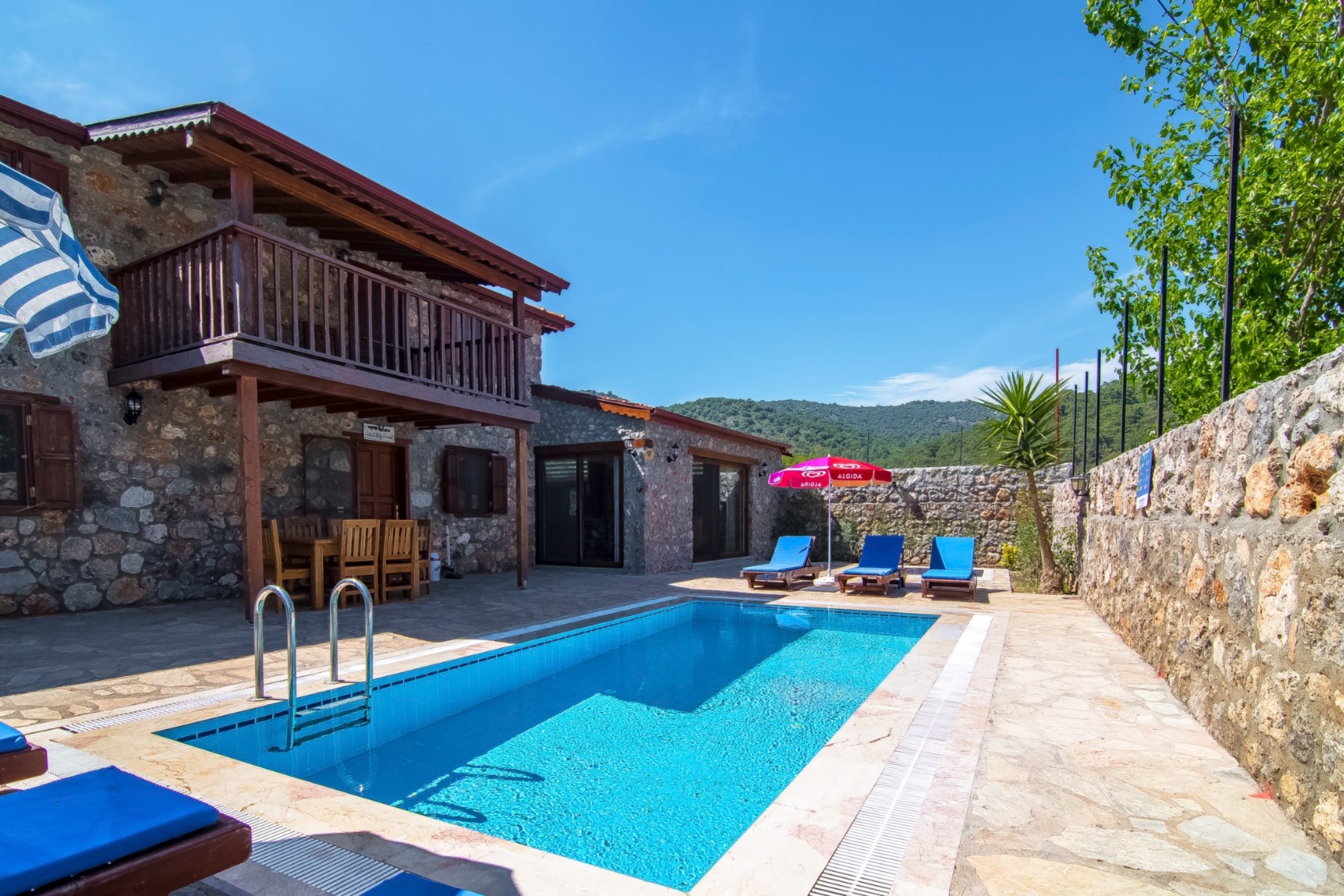 Villa Main
