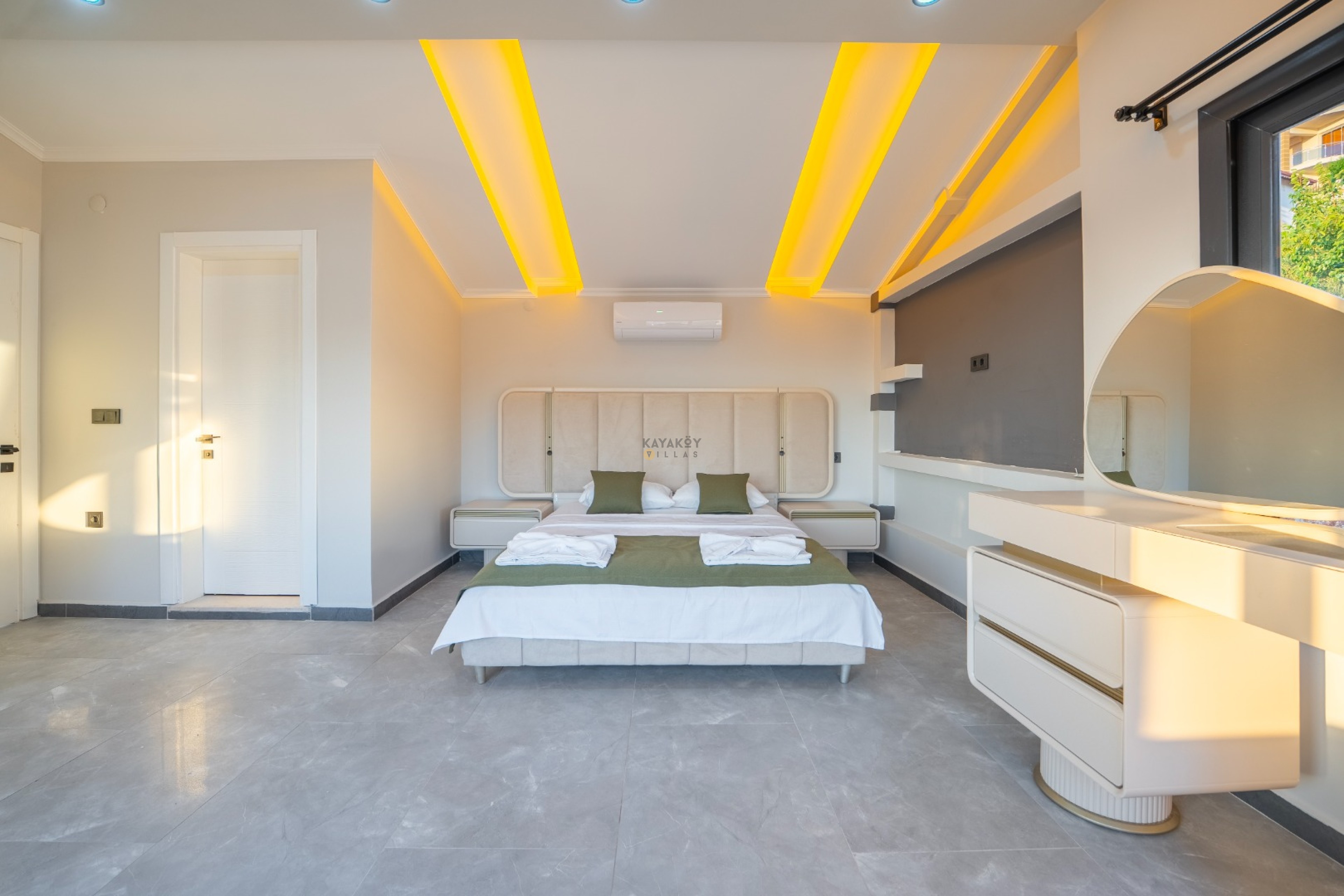 Gallery 0