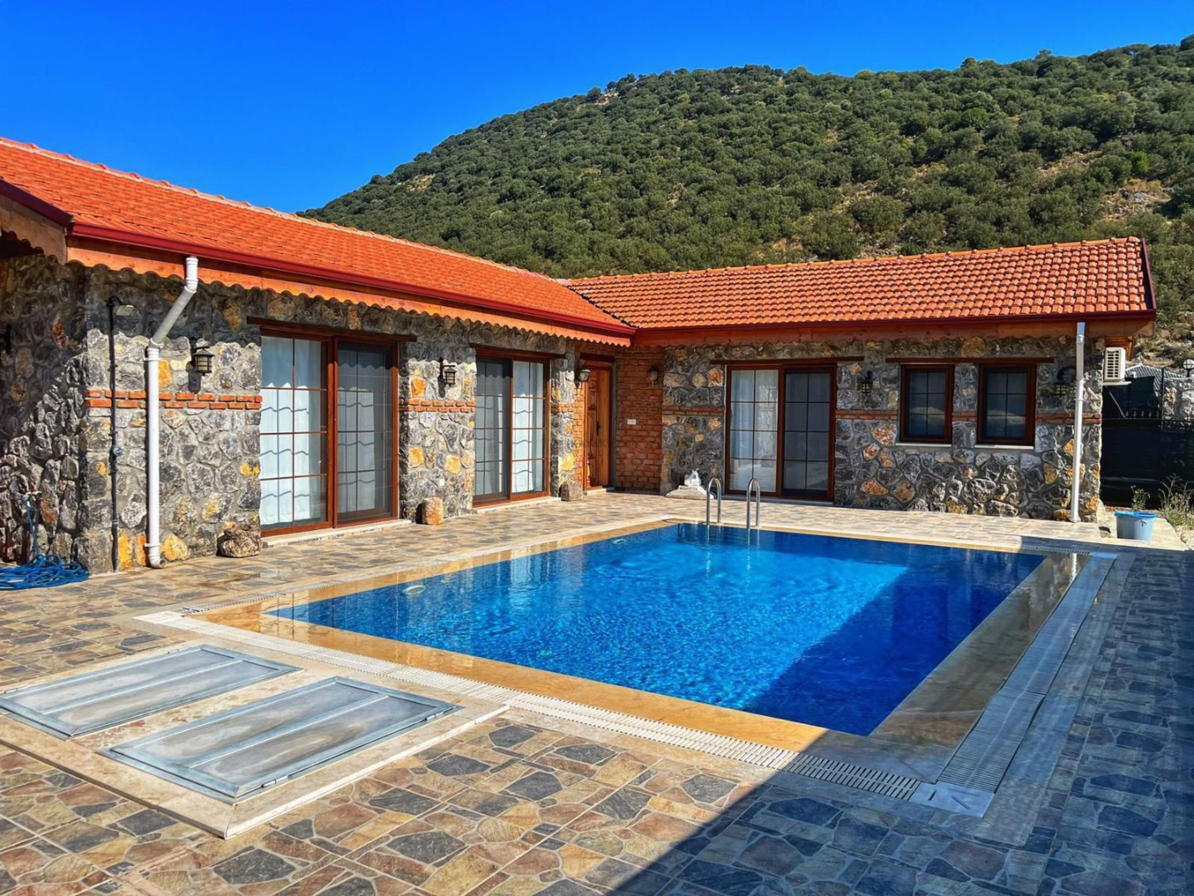Villa Main