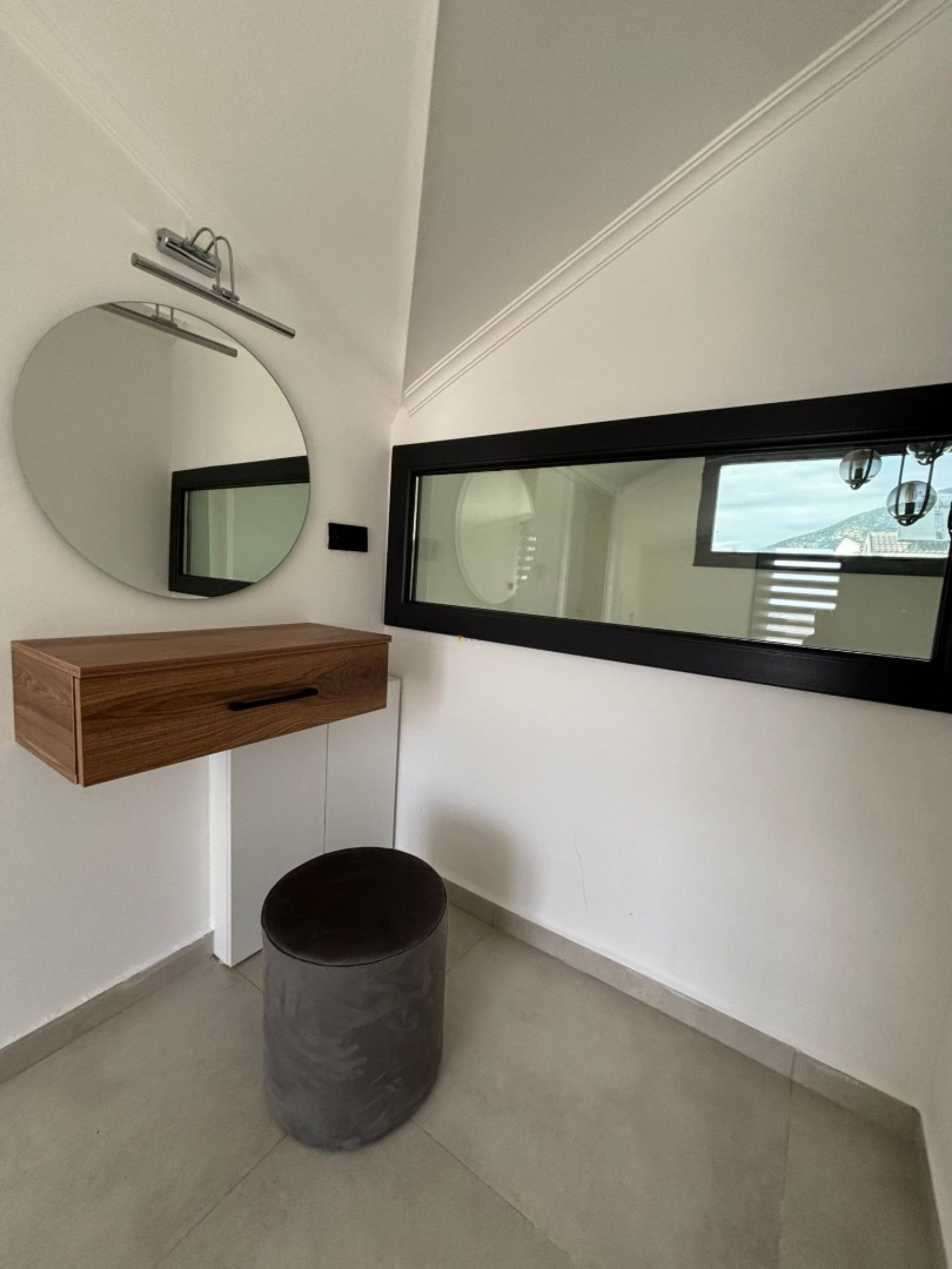 Mobile Gallery 12