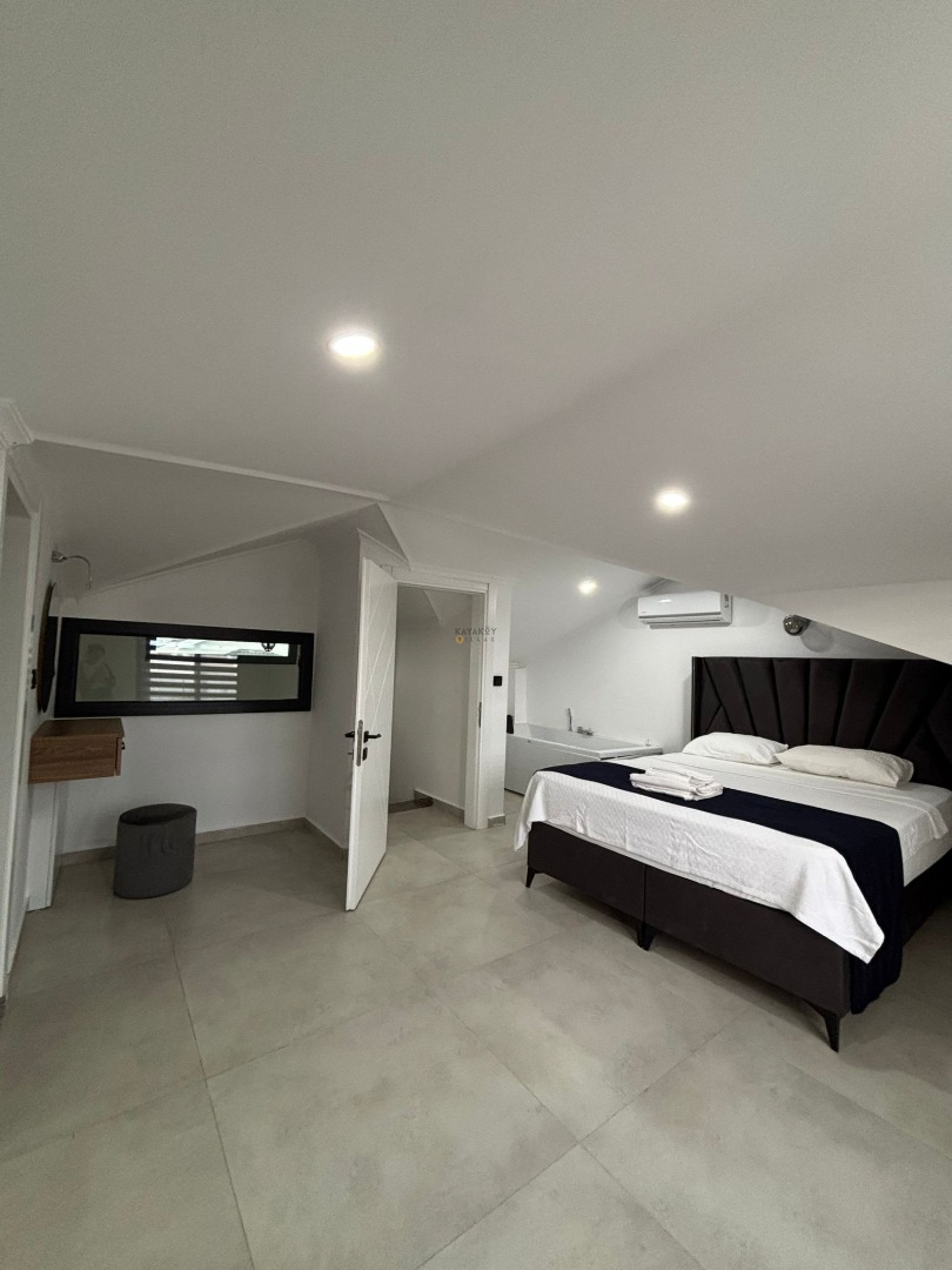 Gallery 0