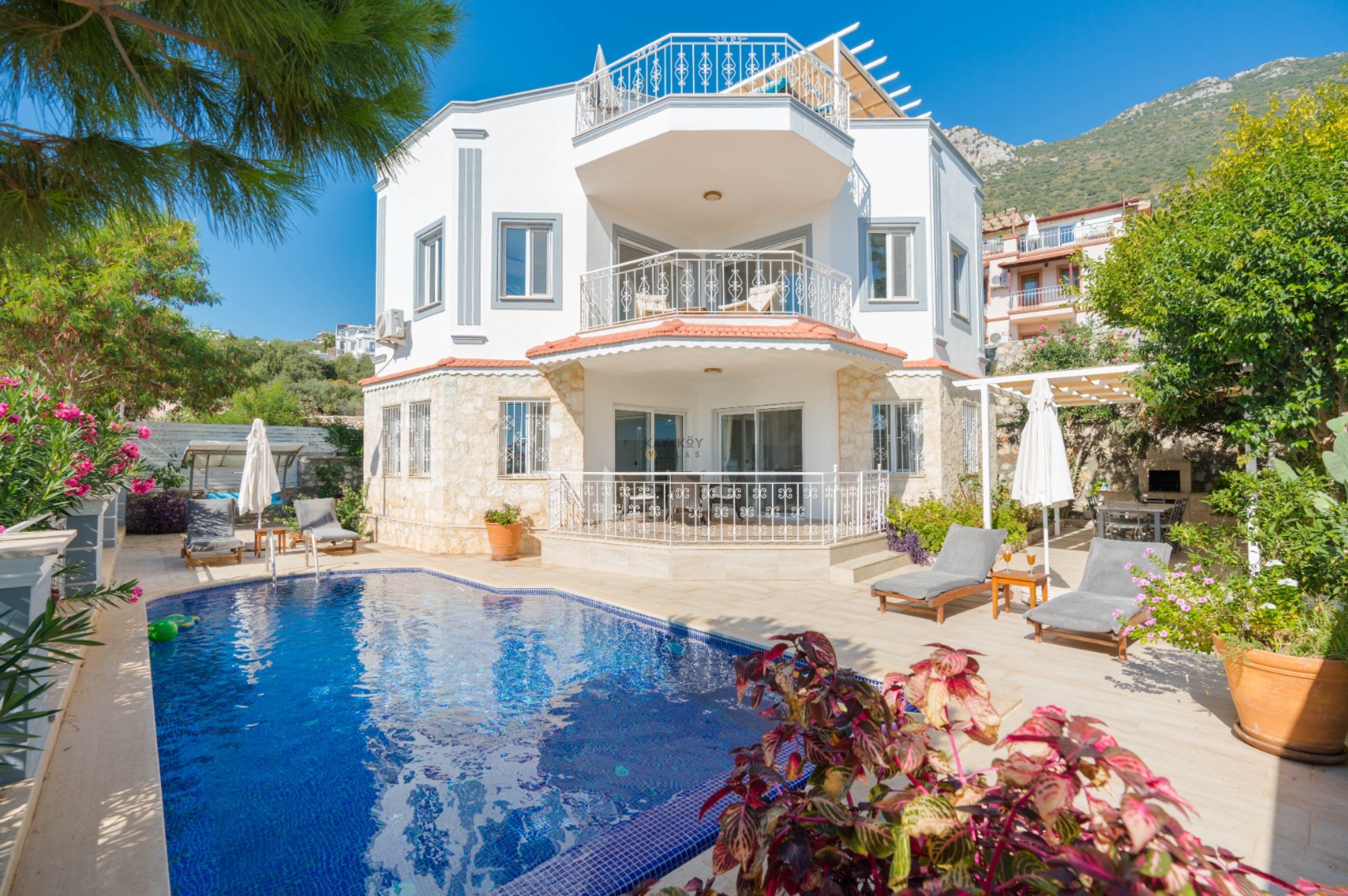 Villa Main