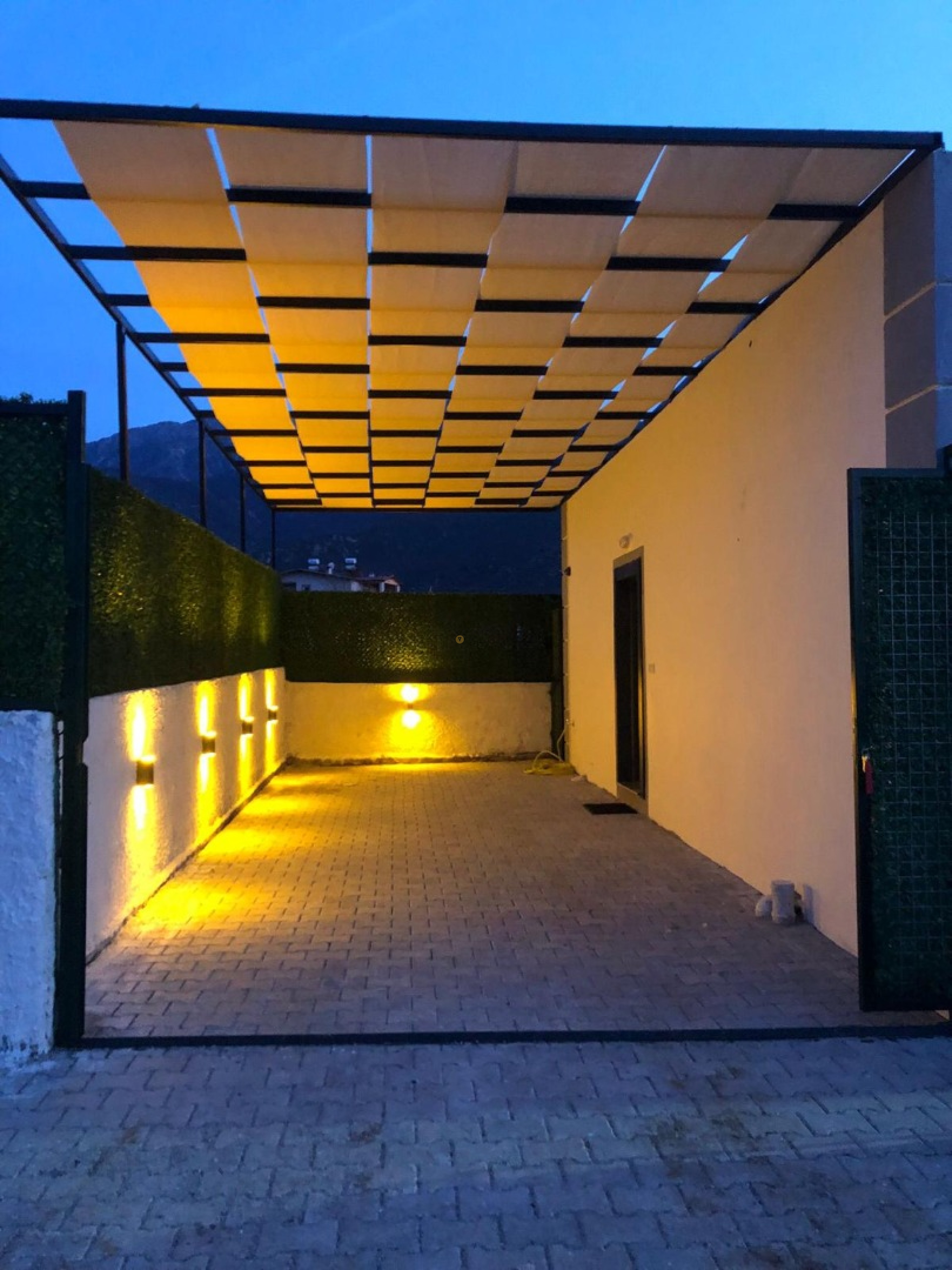 Mobile Gallery 17