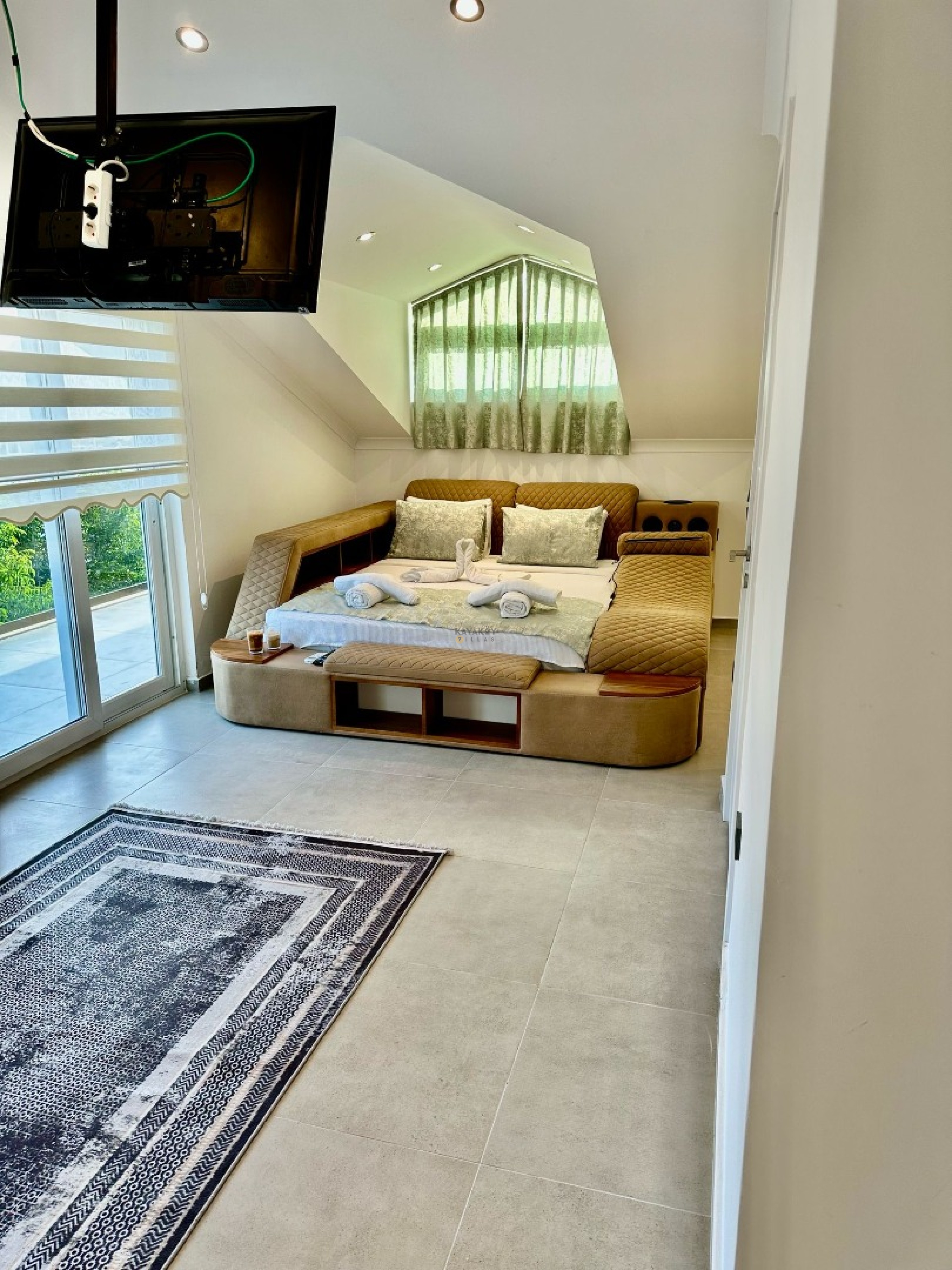 Gallery 0