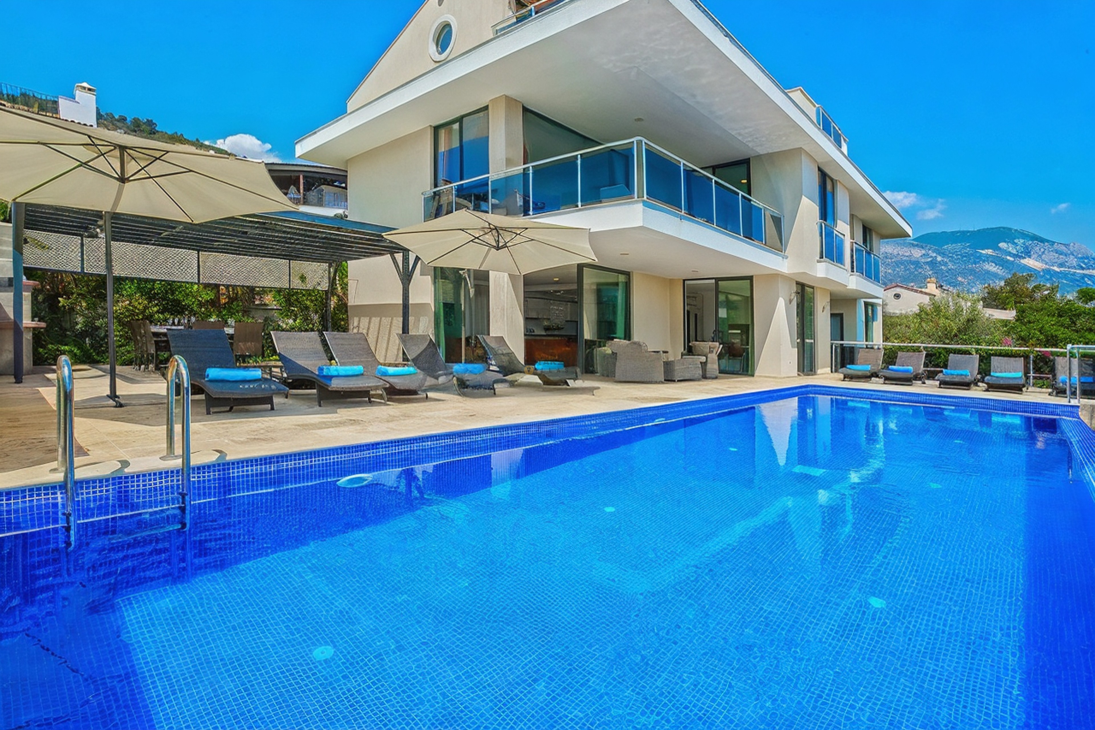 Villa Main