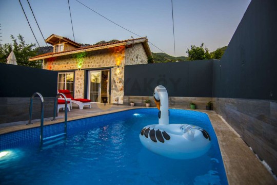 Villa Seylin Kaş Kalkan Üzümlü Bölgesinde Kiralık Villa