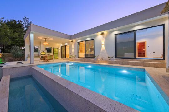 Villa Bayraktar Fethiye Seydikemer Bölgesinde Kiralık Villa